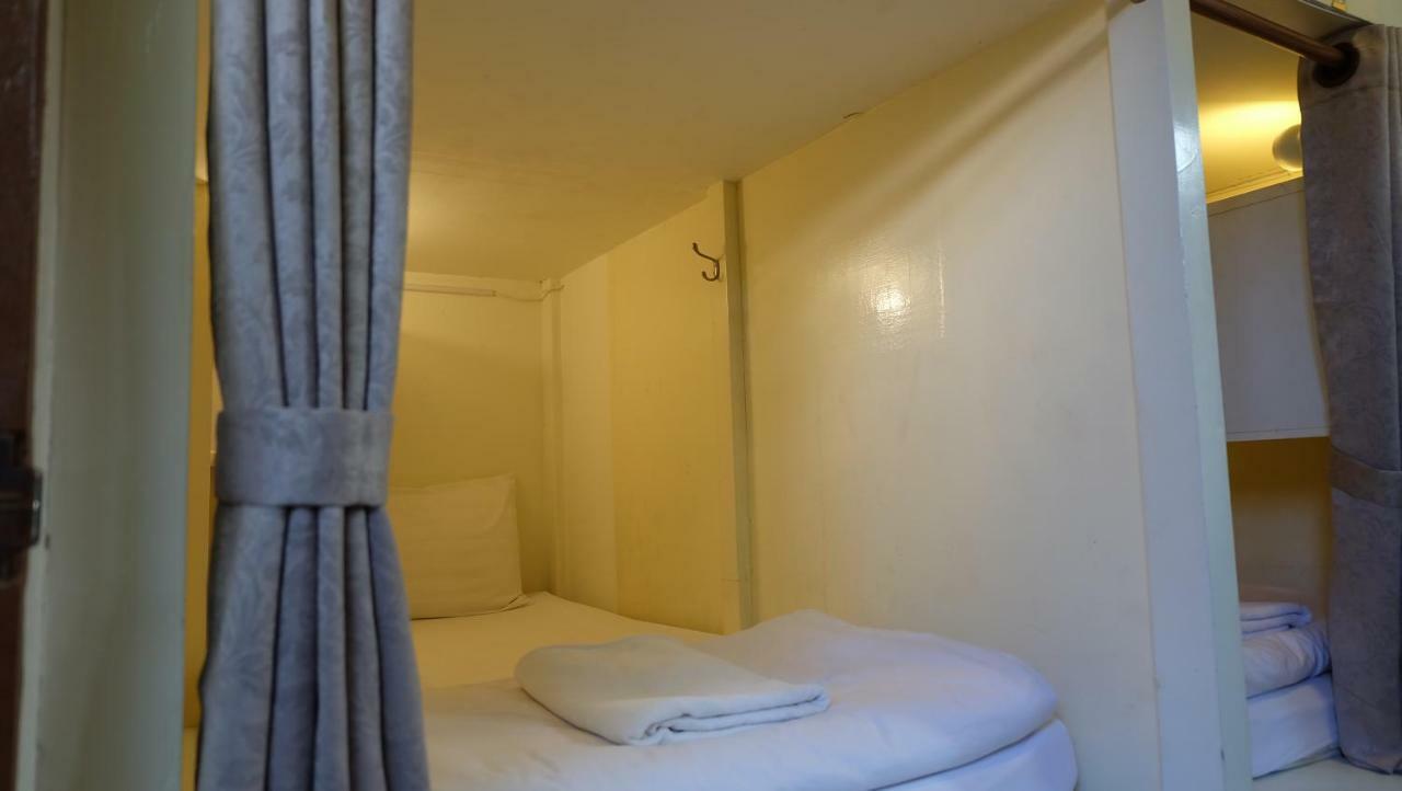 Counting Sheeps At Cnx (Adults Only) Hostel Chiang Mai Exterior photo